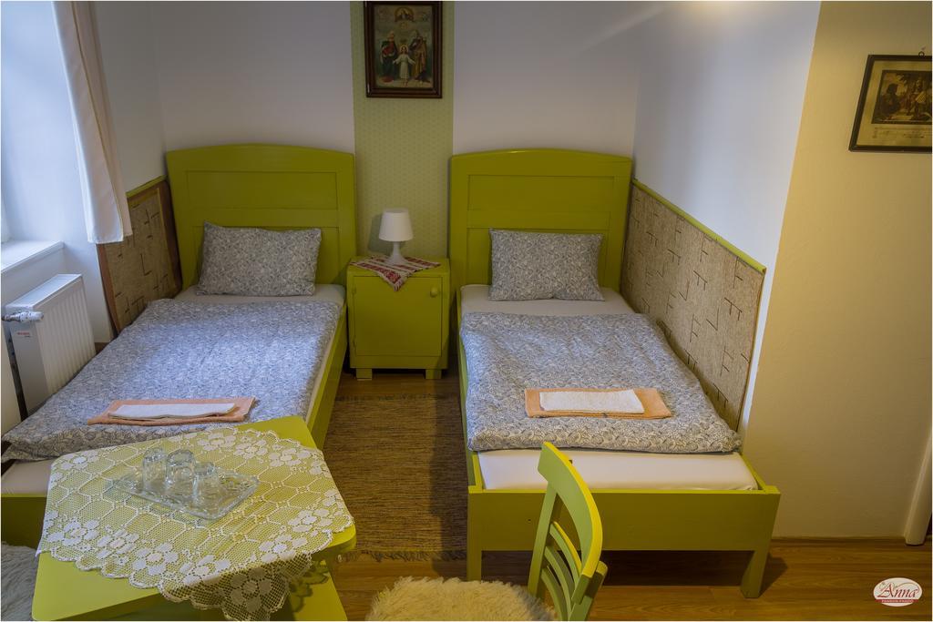 Ana Guesthouse Senta Esterno foto